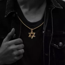 22K guldhänge i form av Star of David
