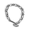 Armband med ingraverat logotyp