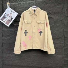 Chrome Hearts-jacka med rosa och svarta kors Chrome Hearts-jacka med rosa och svarta kors