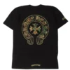 Chrome Hearts T-shirt med kamouflage, Cemetery Cross och ficka Chrome Hearts T-shirt med kamouflage, Cemetery Cross och ficka