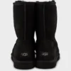 Svarta Chrome Heart-uggs